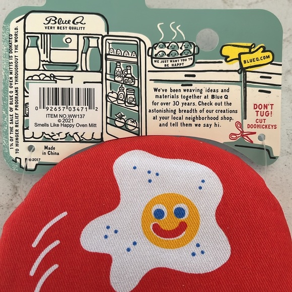 NWT Smells Like Happy! Oven Mitt - Picture 6 of 10